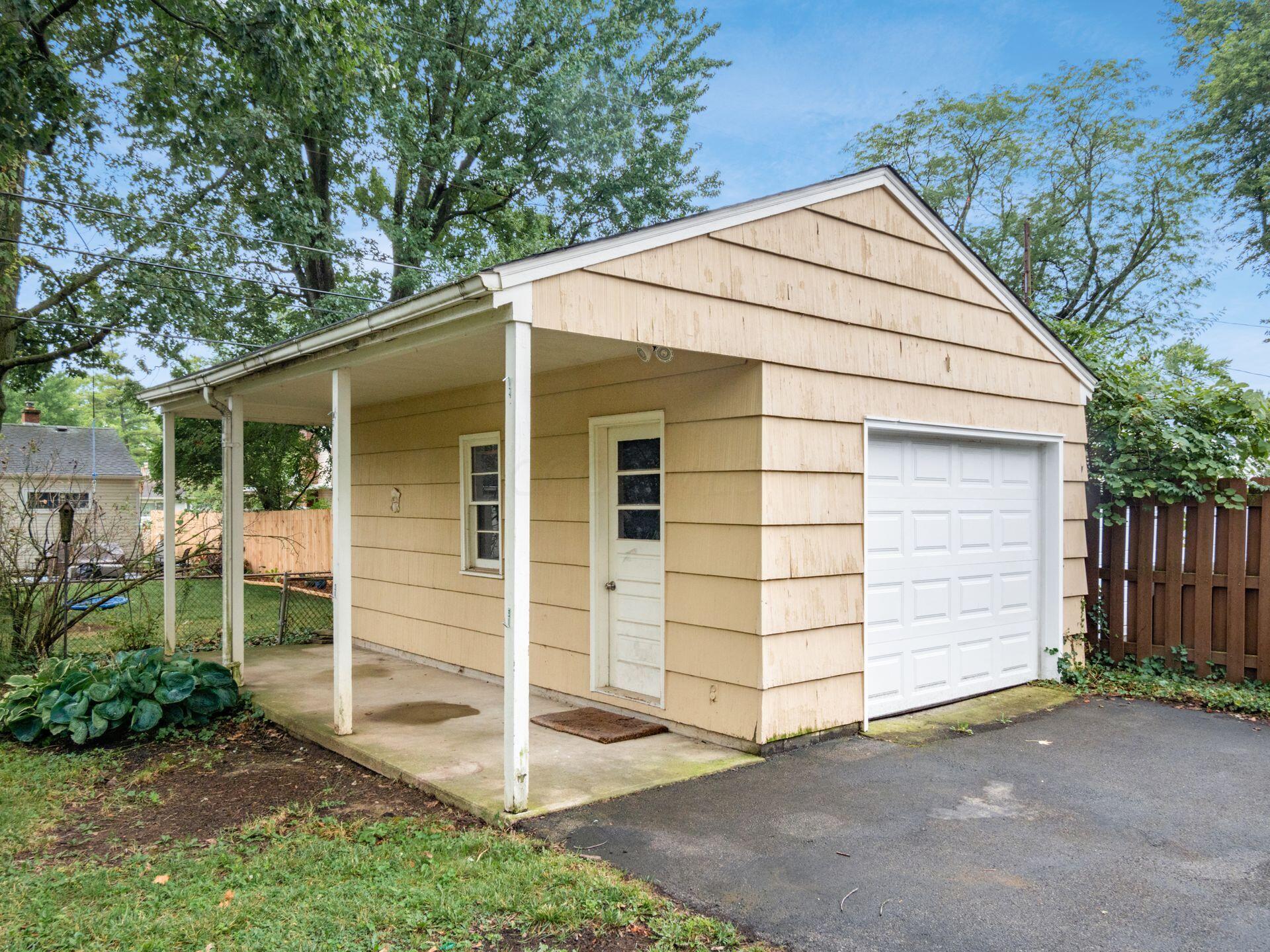 2533 Nottingham Road Columbus, OH 43221 - Photo 26 of 37 Garage and Covered Patio
