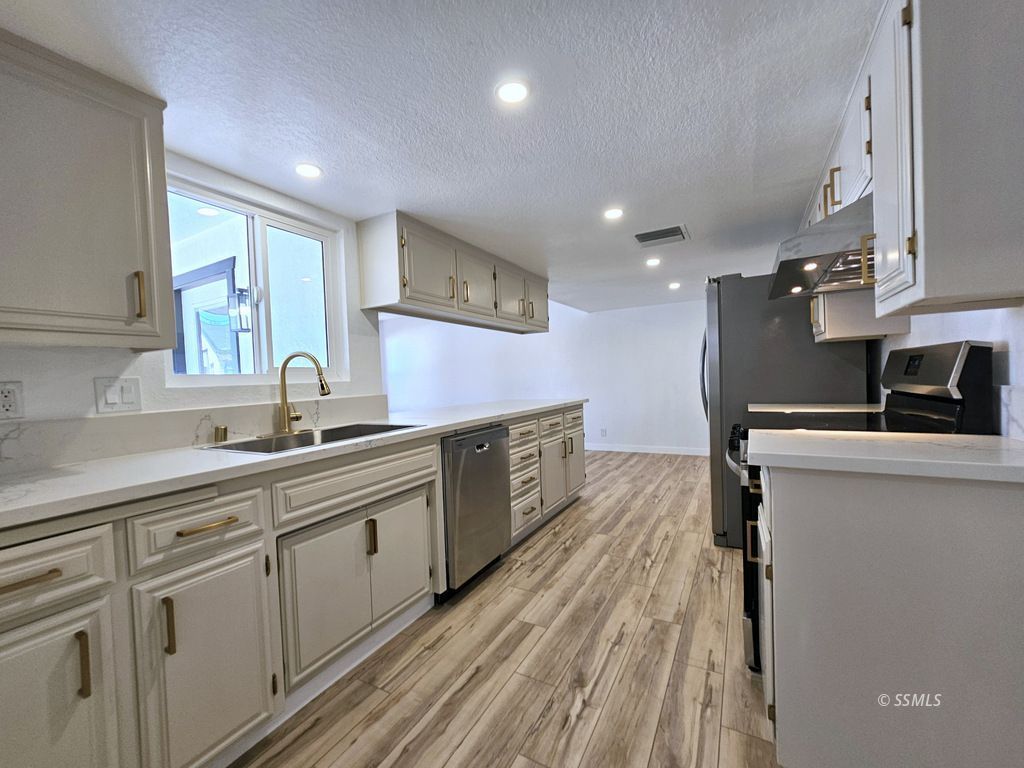 817 West Wasp Avenue Ridgecrest, CA 93555 - Photo 6 of 50