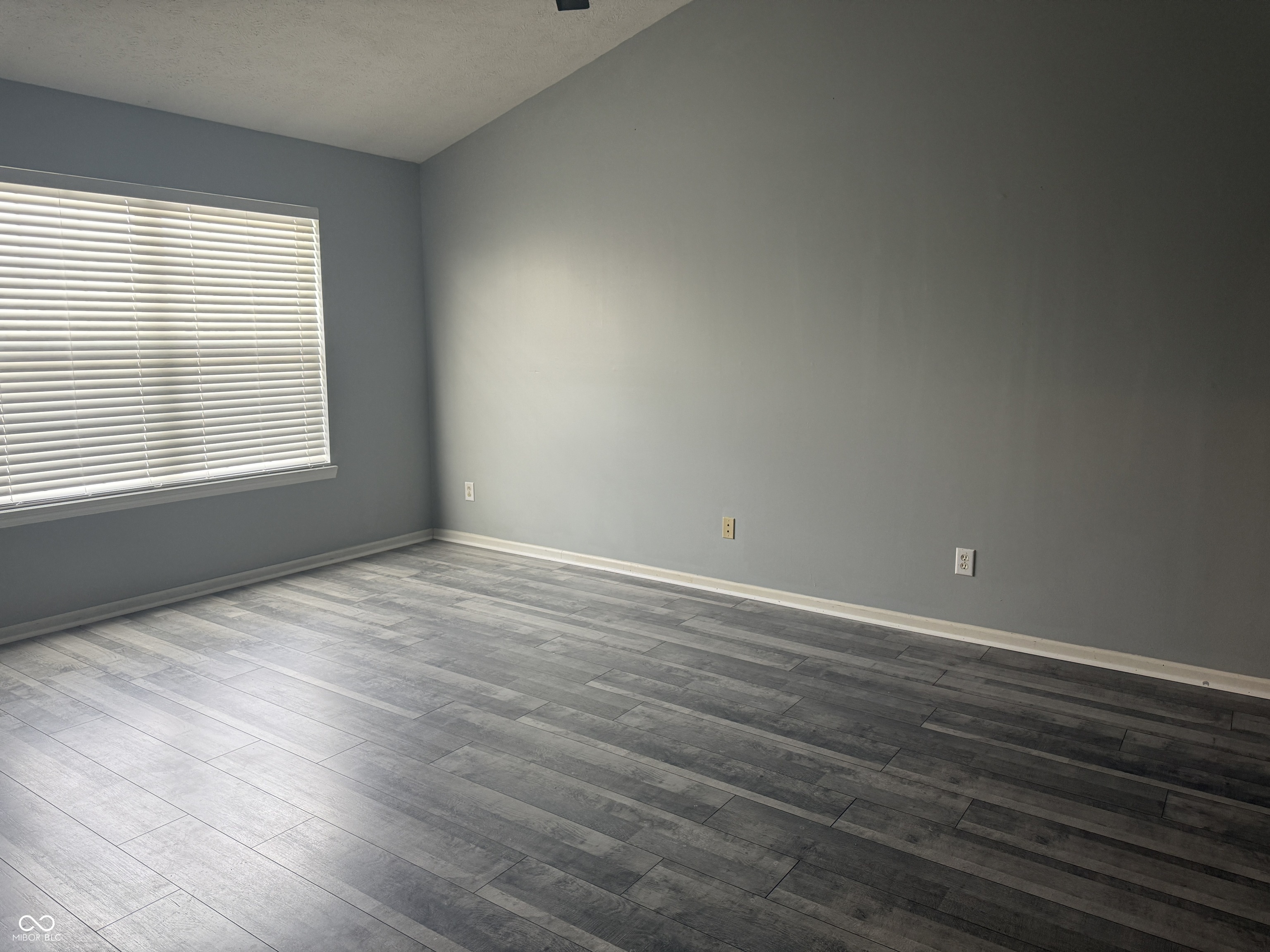 6619 Waterloo Lane Indianapolis, IN 46268 - Photo 12 of 34