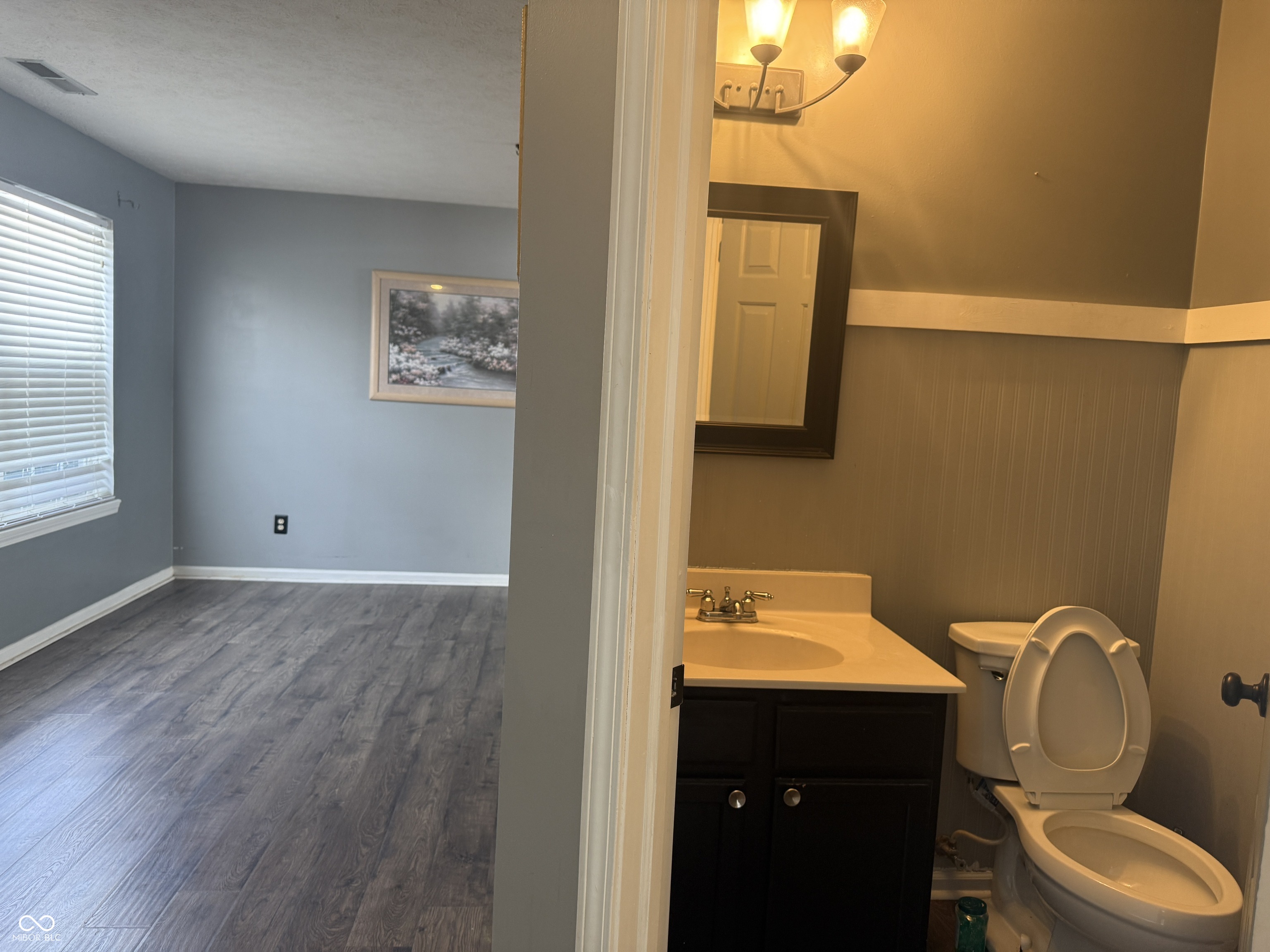 6619 Waterloo Lane Indianapolis, IN 46268 - Photo 15 of 34