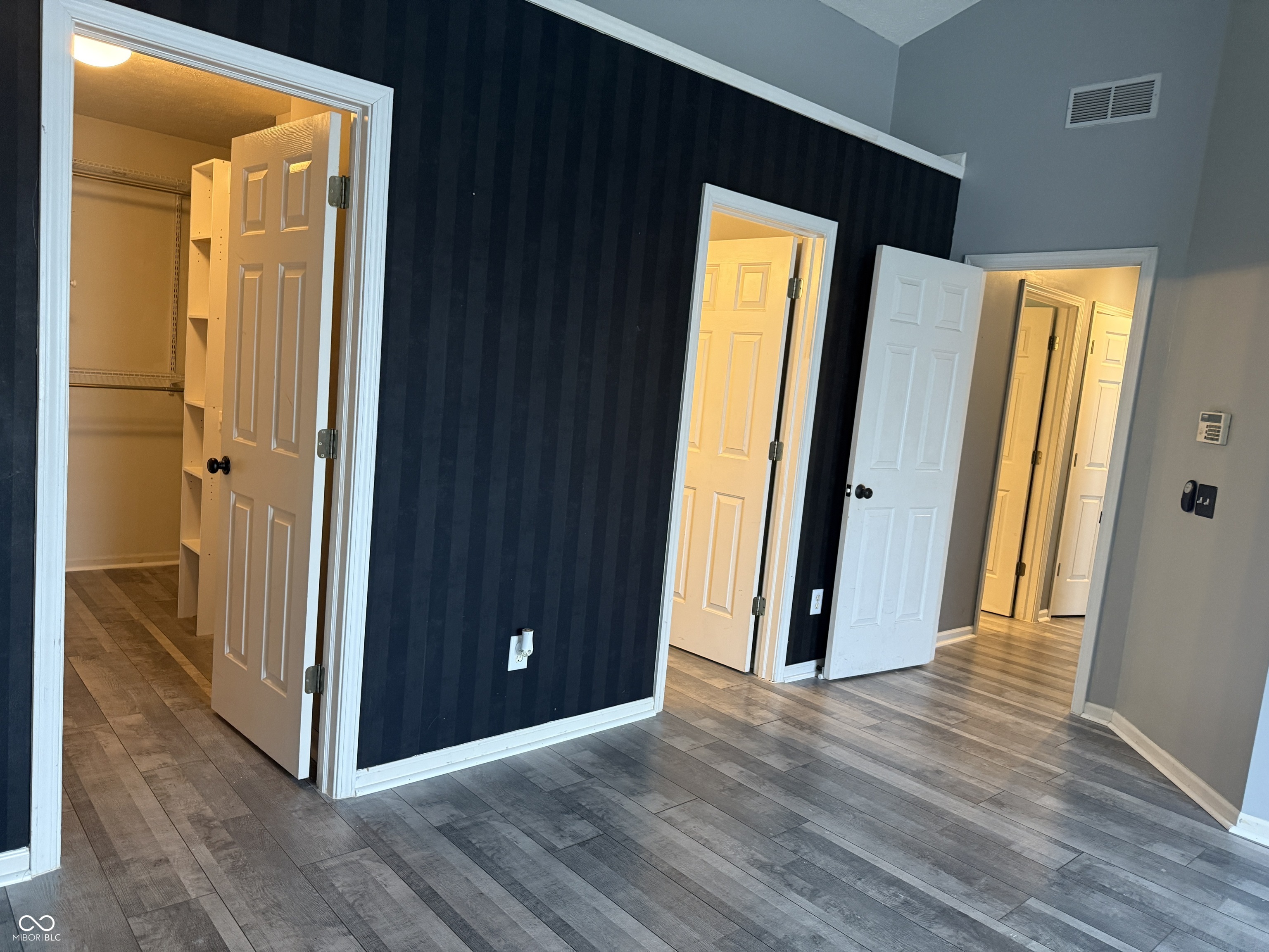 6619 Waterloo Lane Indianapolis, IN 46268 - Photo 25 of 34