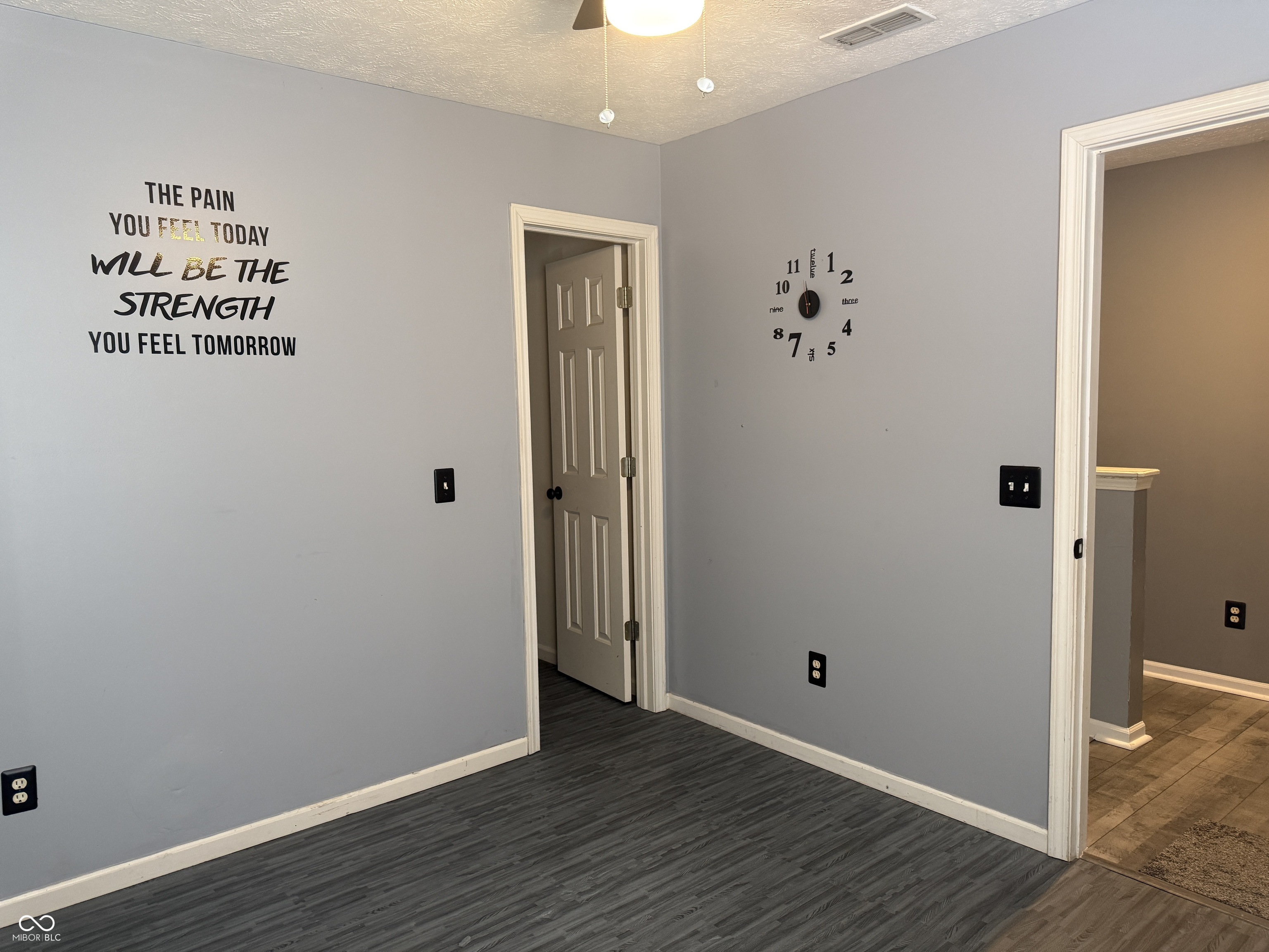 6619 Waterloo Lane Indianapolis, IN 46268 - Photo 8 of 34