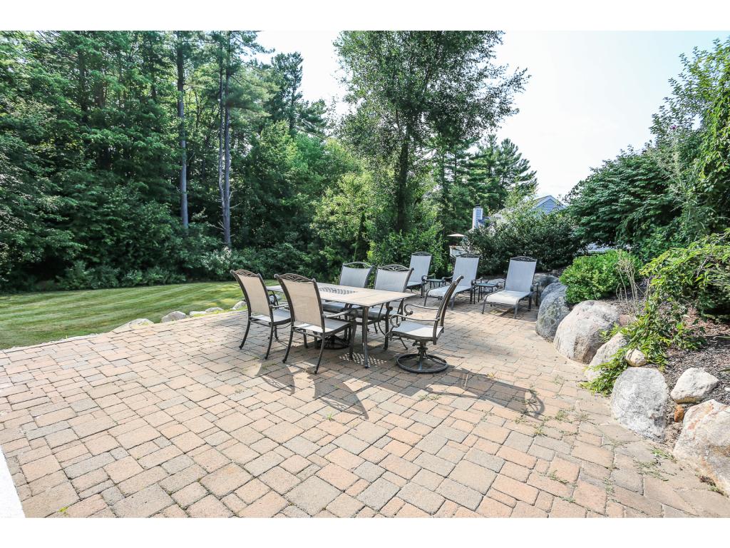 175 Chad Road Manchester, NH 03104 - Photo 3 of 36