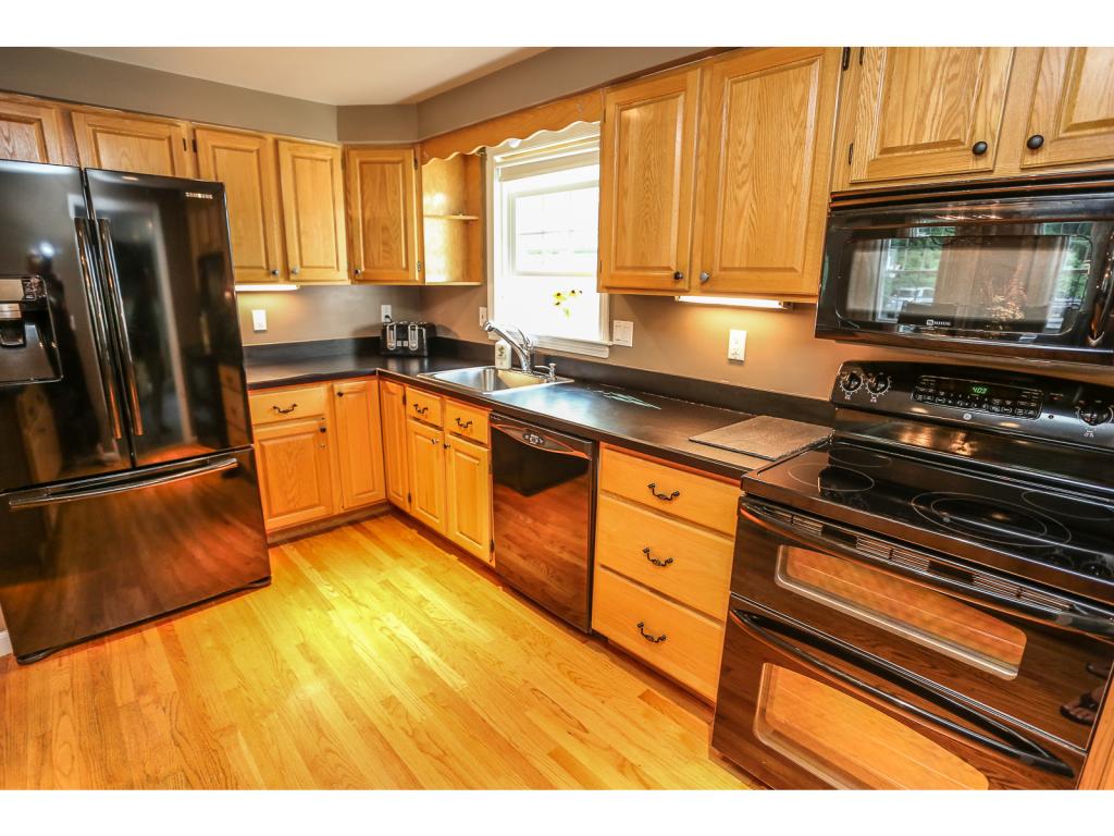 175 Chad Road Manchester, NH 03104 - Photo 8 of 36