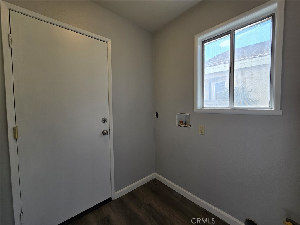 6731 Dove Lane Riverside, CA 92506 - Photo 13 of 28 an empty room with a window