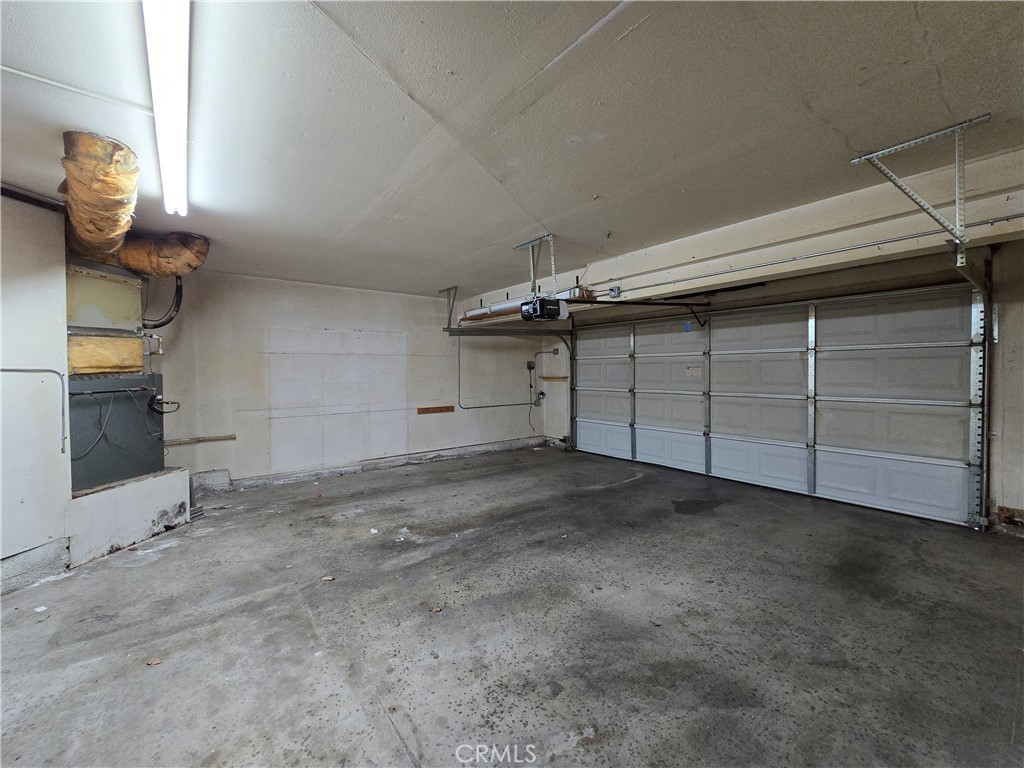 6731 Dove Lane Riverside, CA 92506 - Photo 15 of 28 a view of a garage