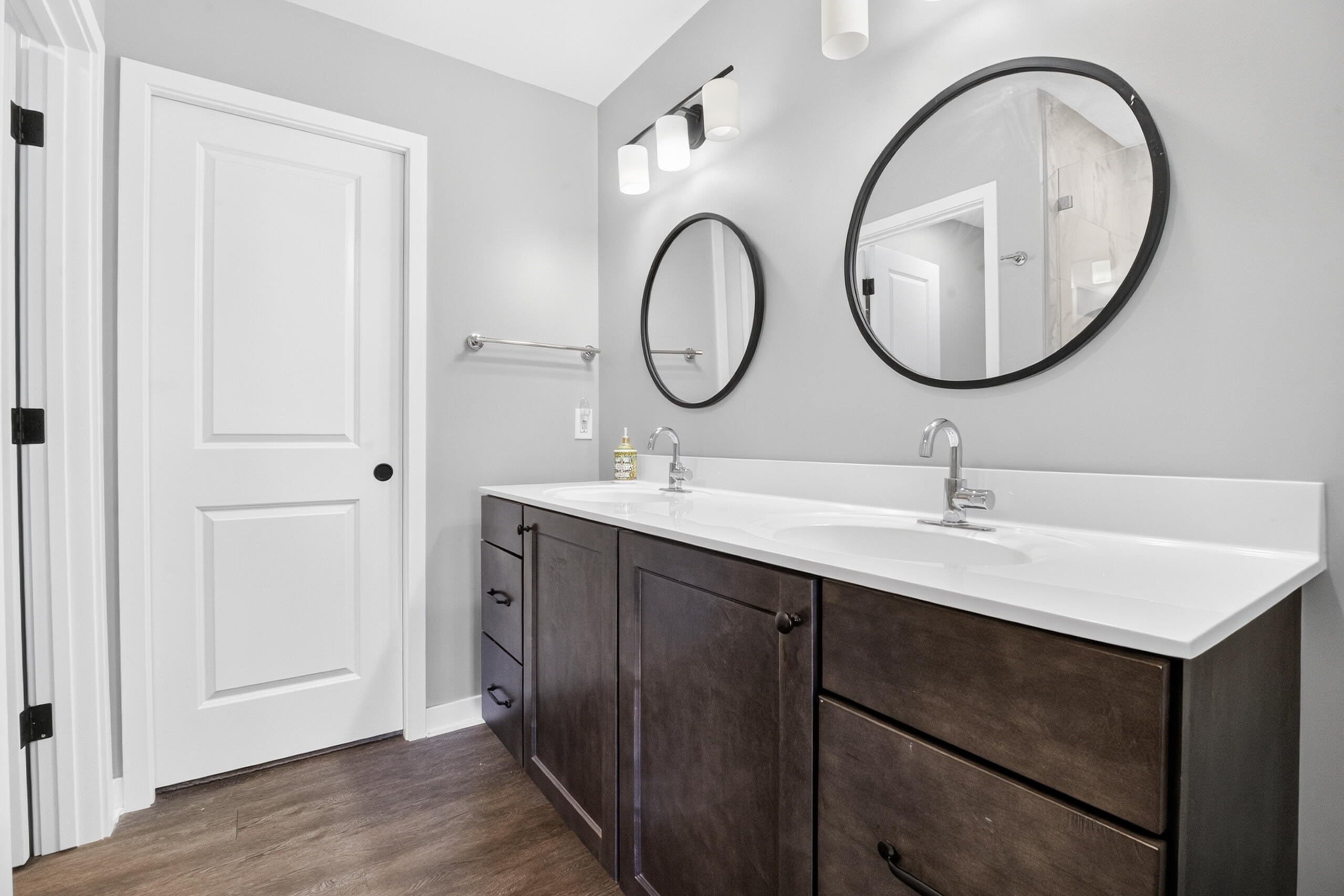 3848 Wetherington Pointe Kalamazoo, MI 49009 - Photo 14 of 36 Primary ensuite
