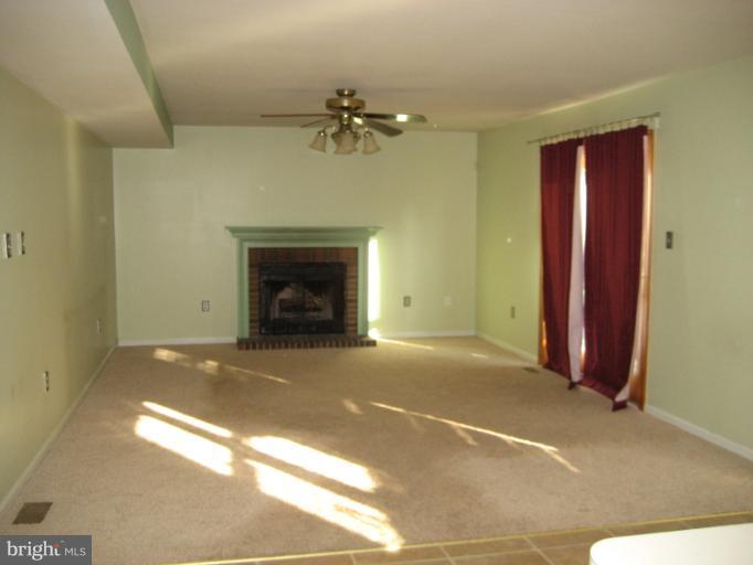 9351 River Crest Road Manassas, VA 20110 - Photo 1 of 11 Family Room