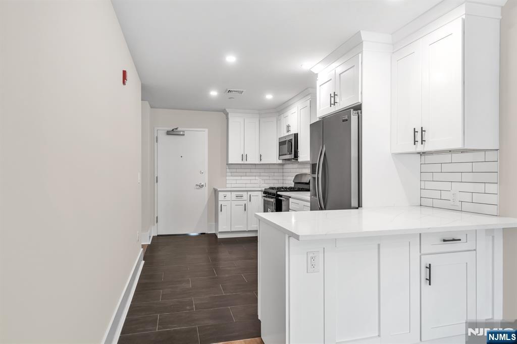 162 Closter Dock Road, Unit A Closter, NJ 07624 - Photo 10 of 37