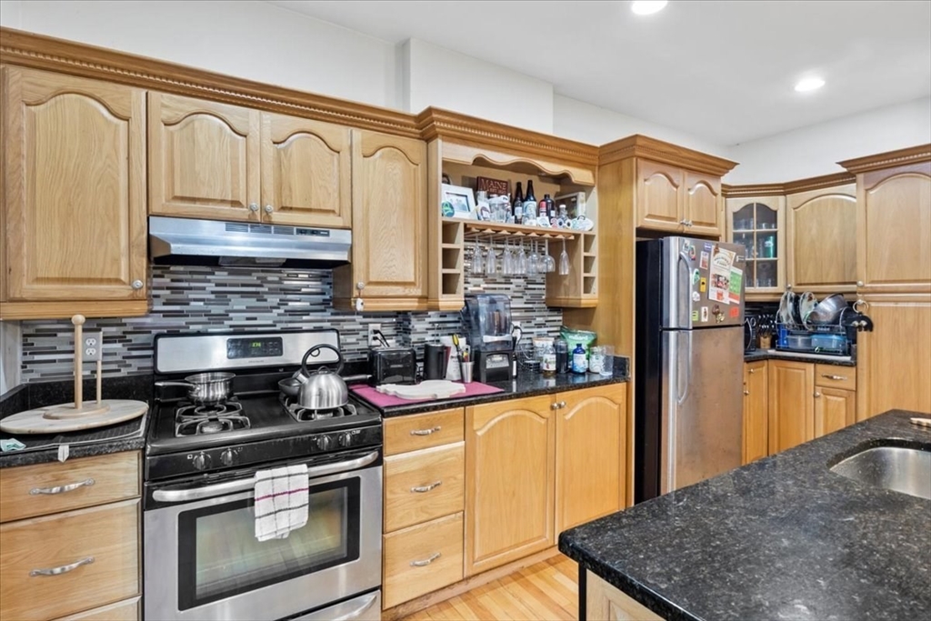 27 Nonquit Street Boston, MA 02125 - Photo 2 of 19