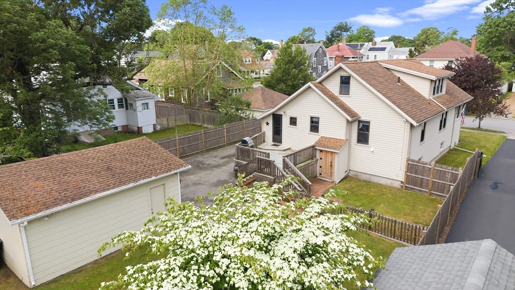 73 Chestnut Street Fairhaven, MA 02719 - Photo 4 of 42