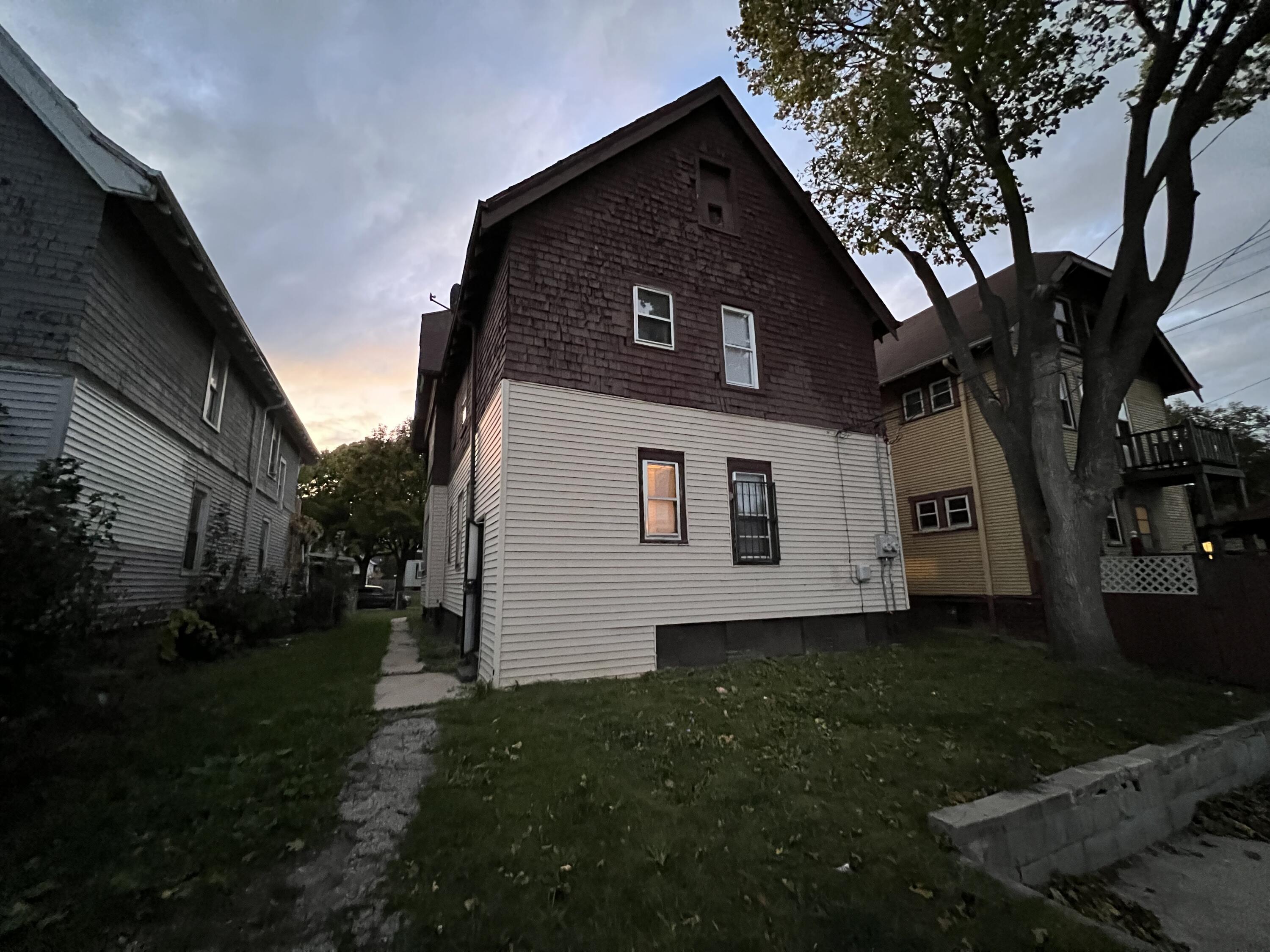 2770 North 39th Street, Unit 2772 Milwaukee, WI 53210 - Photo 2 of 20 Photo Oct 23 2025, 6 14 41 PM