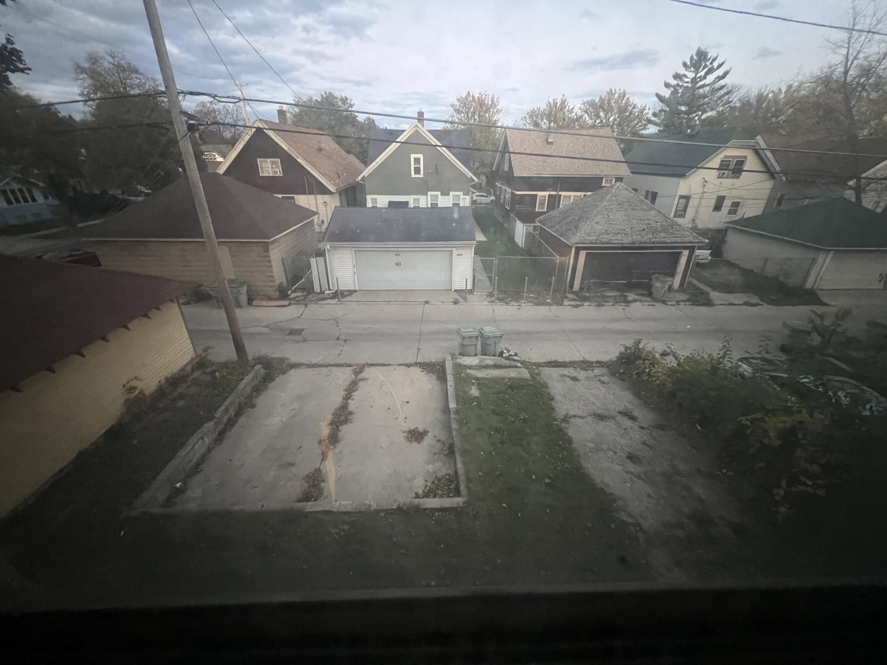 2770 North 39th Street, Unit 2772 Milwaukee, WI 53210 - Photo 3 of 20 Photo Oct 23 2025, 6 10 04 PM