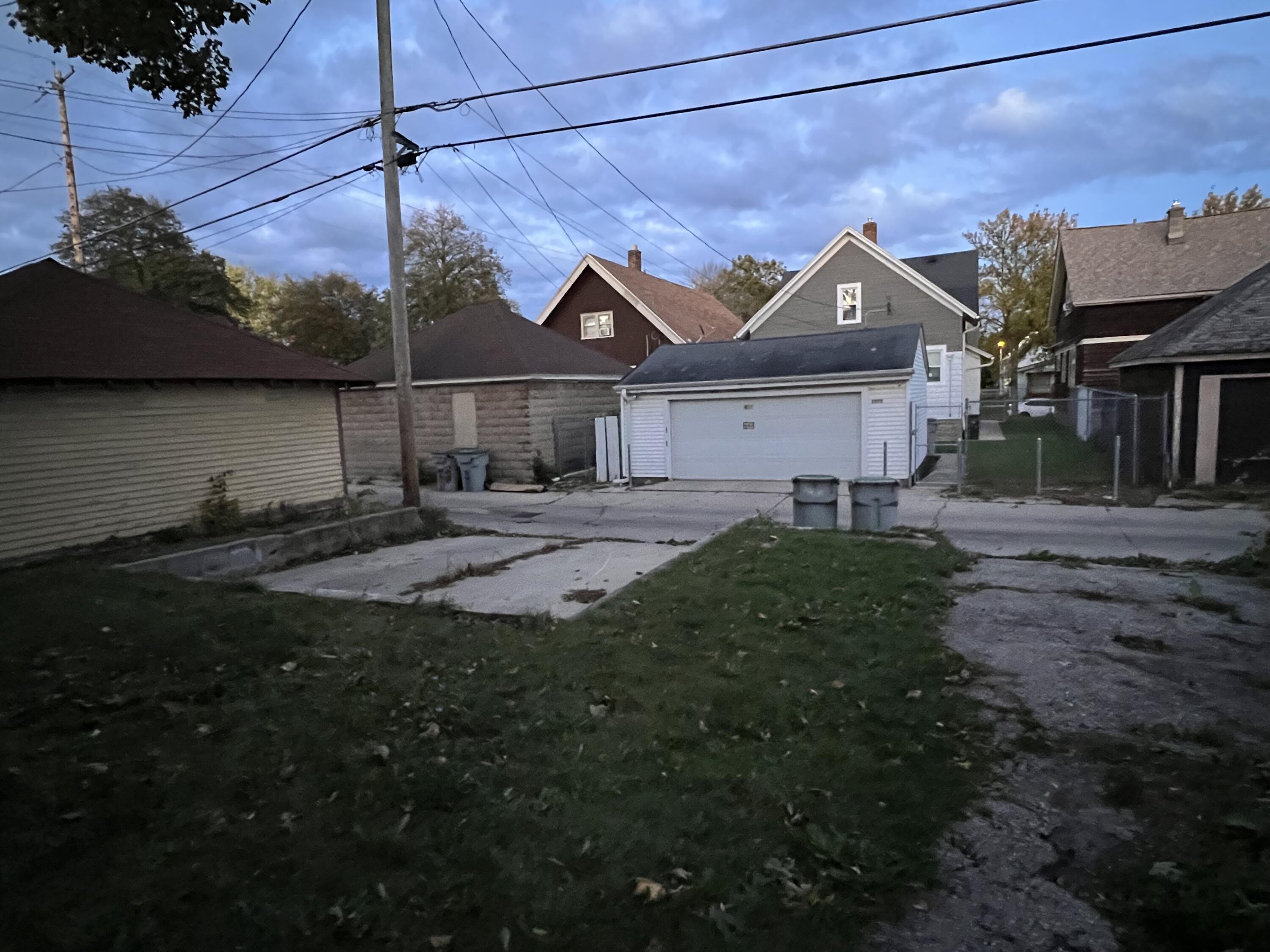 2770 North 39th Street, Unit 2772 Milwaukee, WI 53210 - Photo 4 of 20 Photo Oct 23 2025, 6 14 27 PM