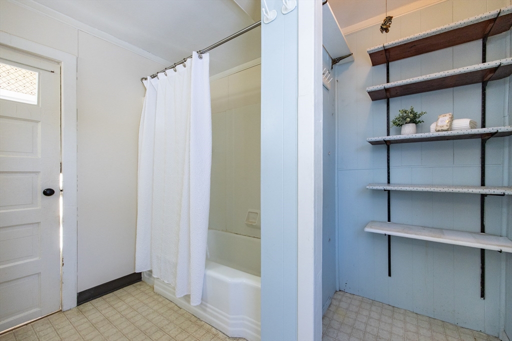 165 Chestnut Street North Attleboro, MA 02760 - Photo 9 of 37