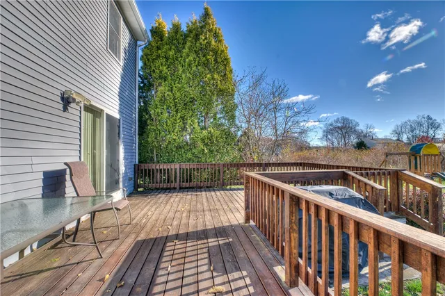 $685,000 | 918 Saugatucket Road, South Kingstown, RI 02879