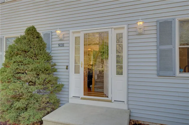 $685,000 | 918 Saugatucket Road, South Kingstown, RI 02879