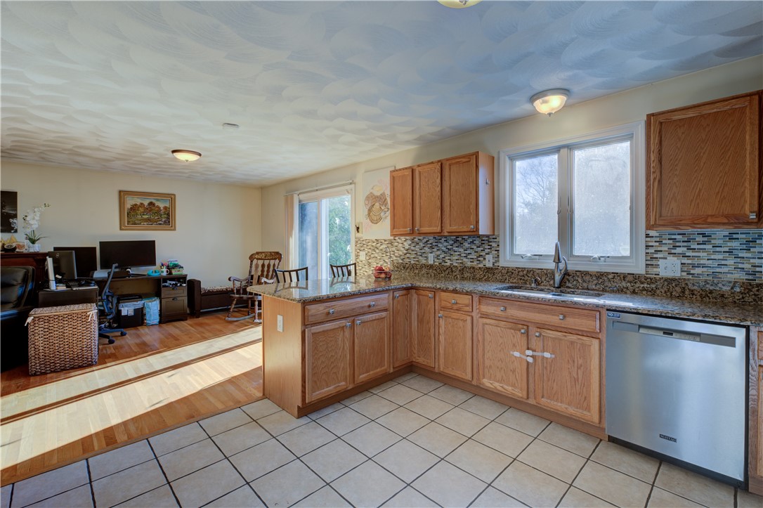 918 Saugatucket Road South Kingstown, RI 02879 - Photo 10 of 42