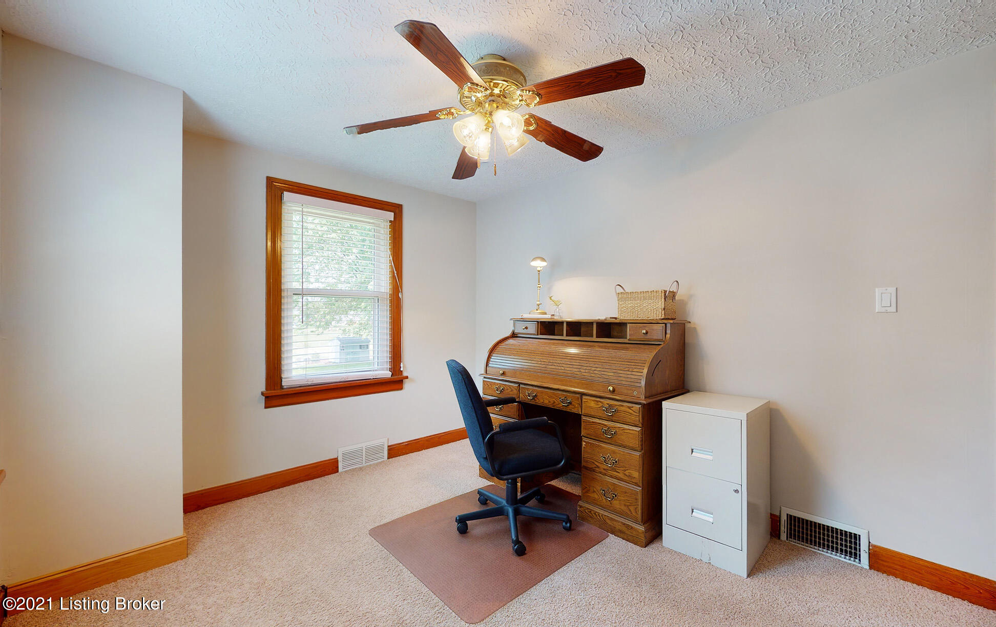 4134 Dover Road Louisville, KY 40216 - Photo 28 of 98 4134-Dover-Rd-05132021-029