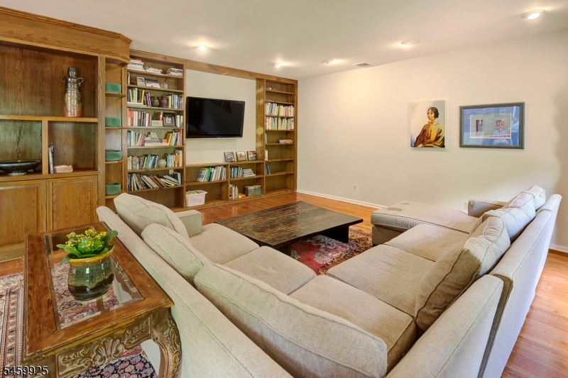 13 Farmersville Road Califon, NJ 07830 - Photo 11 of 37 Gallery Image 11