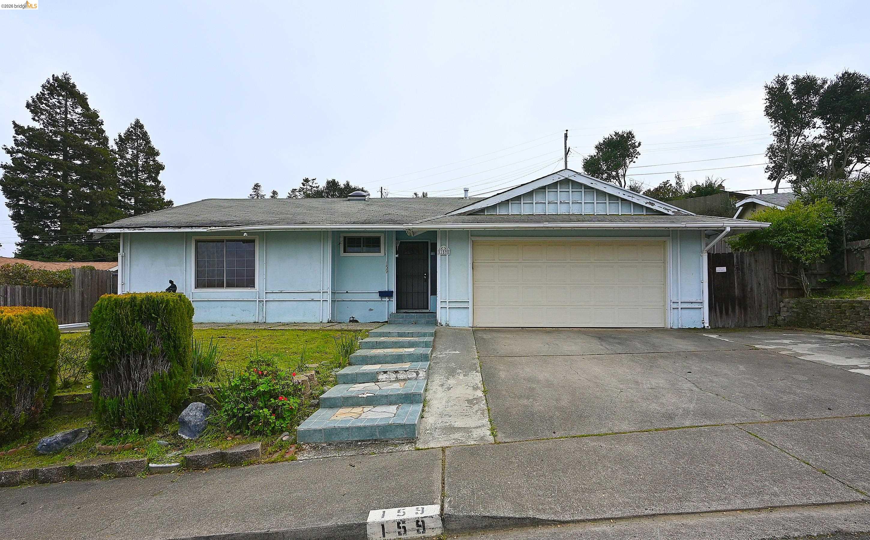 159 Coleridge Drive Vallejo, CA 94591 - Photo 2 of 33 Single story home featuring an attached garage and driveway