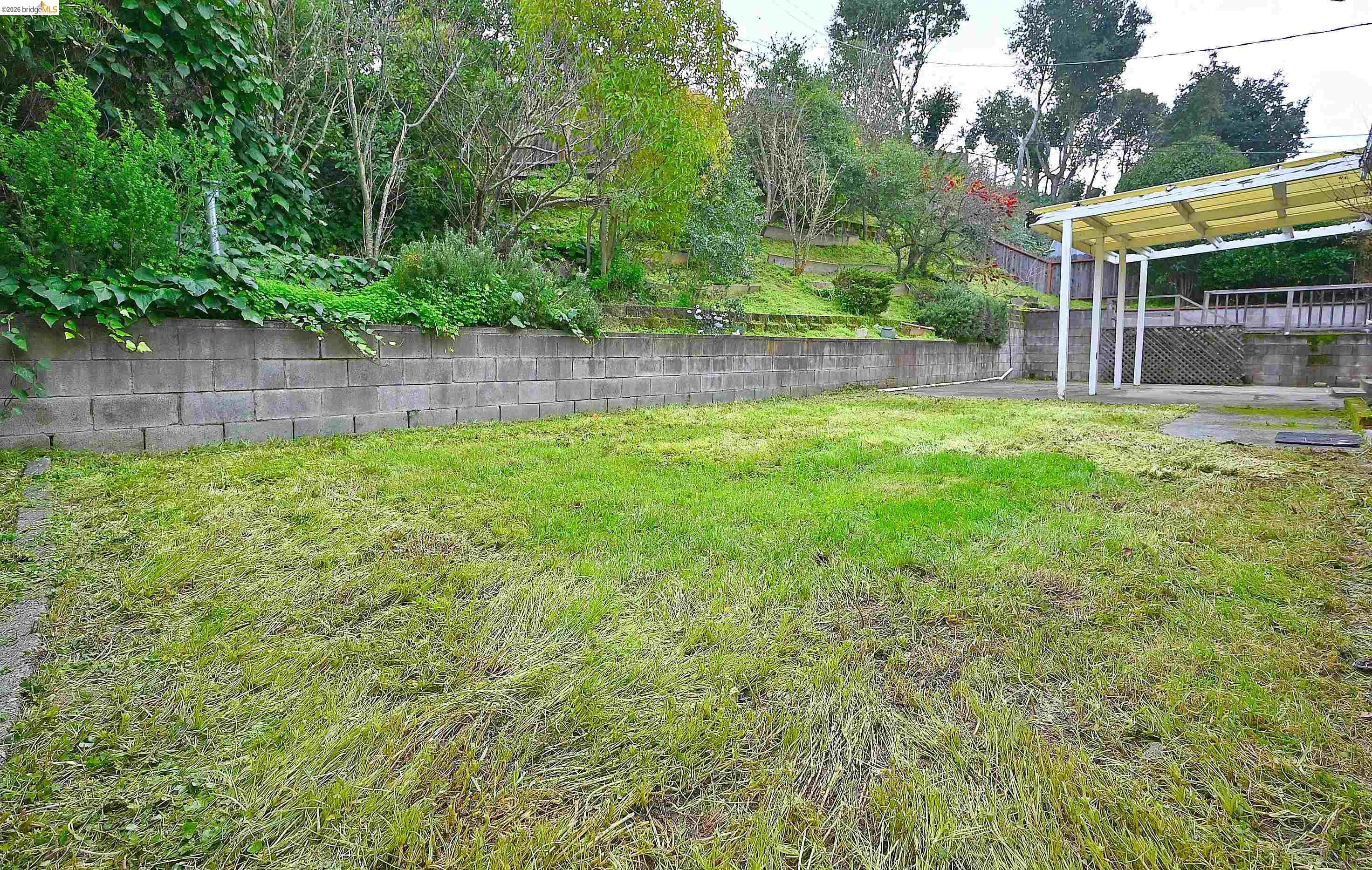 159 Coleridge Drive Vallejo, CA 94591 - Photo 5 of 33 View of fenced yard