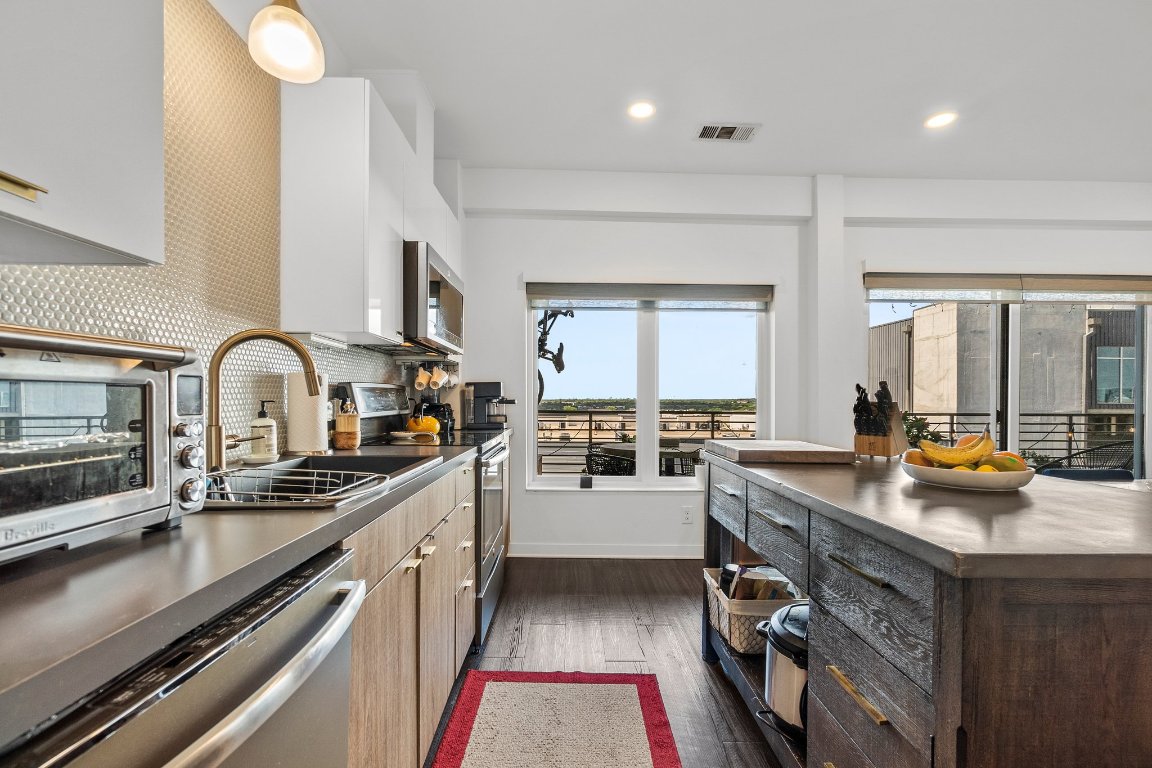 4361 South Congress Avenue, Unit 636 Austin, TX 78745 - Photo 11 of 31