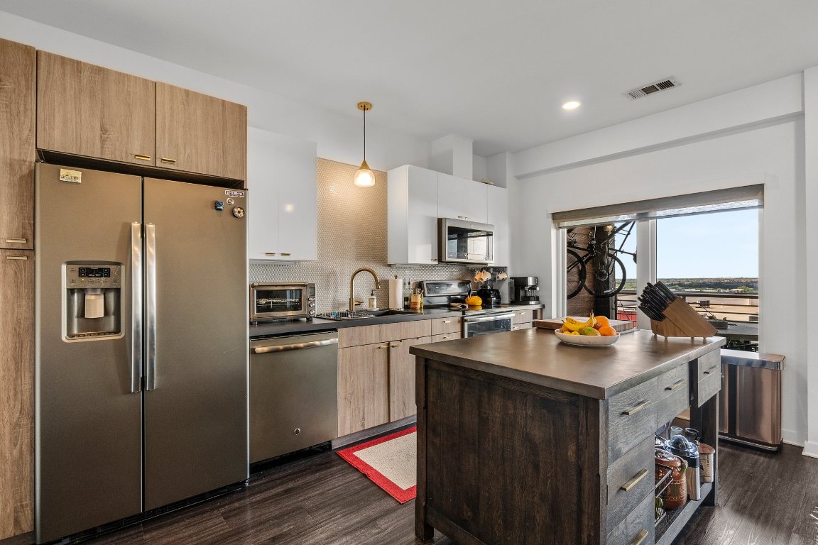 4361 South Congress Avenue, Unit 636 Austin, TX 78745 - Photo 8 of 31