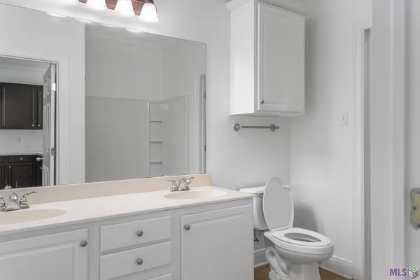 $1,800 | 10600 Lakes Boulevard, Unit 305, Baton Rouge, LA 70810