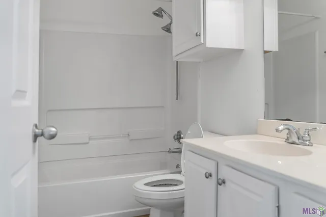 $1,850 | 10600 Lakes Boulevard, Unit 305, Baton Rouge, LA 70810