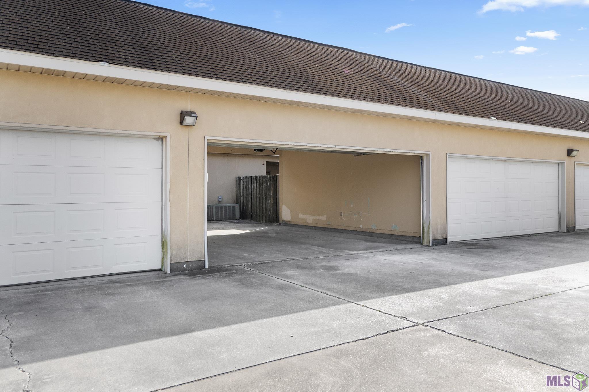 10600 Lakes Boulevard, Unit 305 Baton Rouge, LA 70810 - Photo 24 of 33