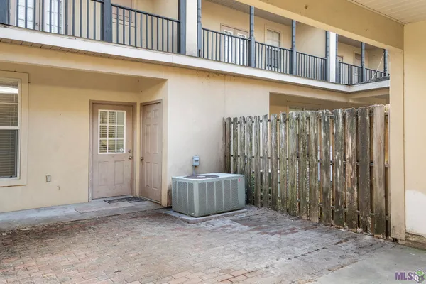 $1,800 | 10600 Lakes Boulevard, Unit 305, Baton Rouge, LA 70810