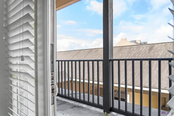 $1,800 | 10600 Lakes Boulevard, Unit 305, Baton Rouge, LA 70810