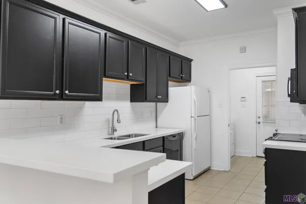 $1,800 | 10600 Lakes Boulevard, Unit 305, Baton Rouge, LA 70810