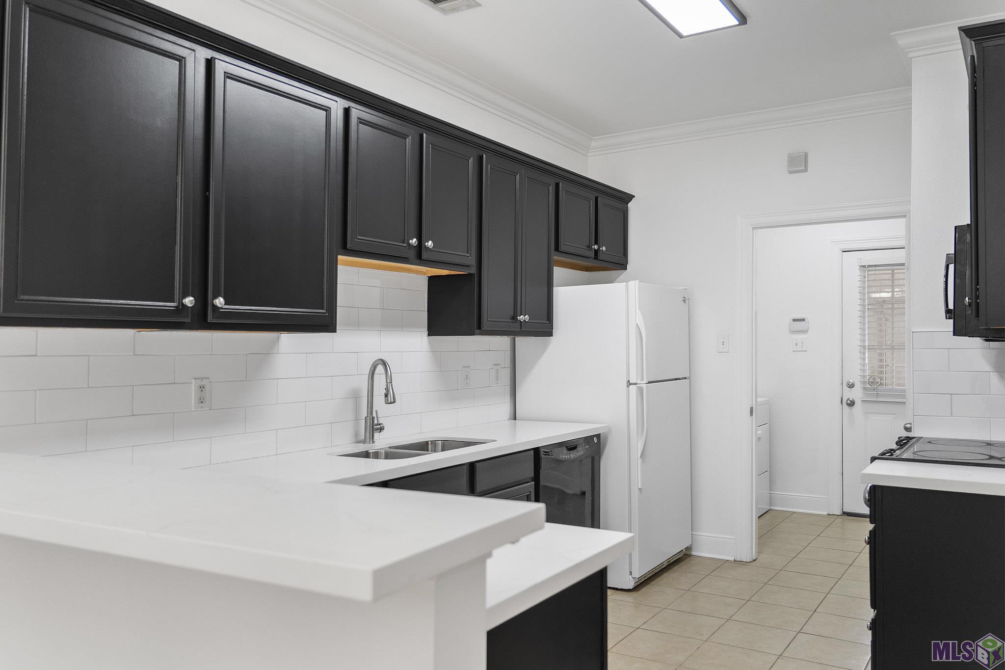 10600 Lakes Boulevard, Unit 305 Baton Rouge, LA 70810 - Photo 5 of 33