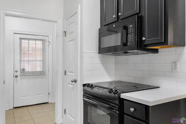 $1,800 | 10600 Lakes Boulevard, Unit 305, Baton Rouge, LA 70810