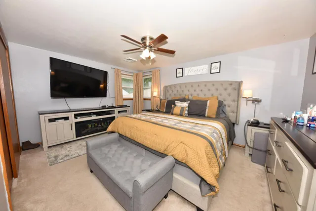 $339,900 | 9525 West Grantosa Drive, Wauwatosa, WI 53222