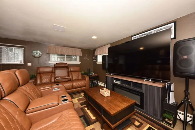 $339,900 | 9525 West Grantosa Drive, Wauwatosa, WI 53222