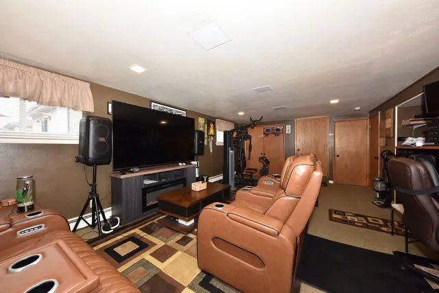 $339,900 | 9525 West Grantosa Drive, Wauwatosa, WI 53222