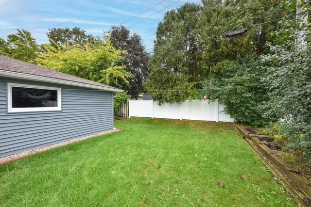 $339,900 | 9525 West Grantosa Drive, Wauwatosa, WI 53222