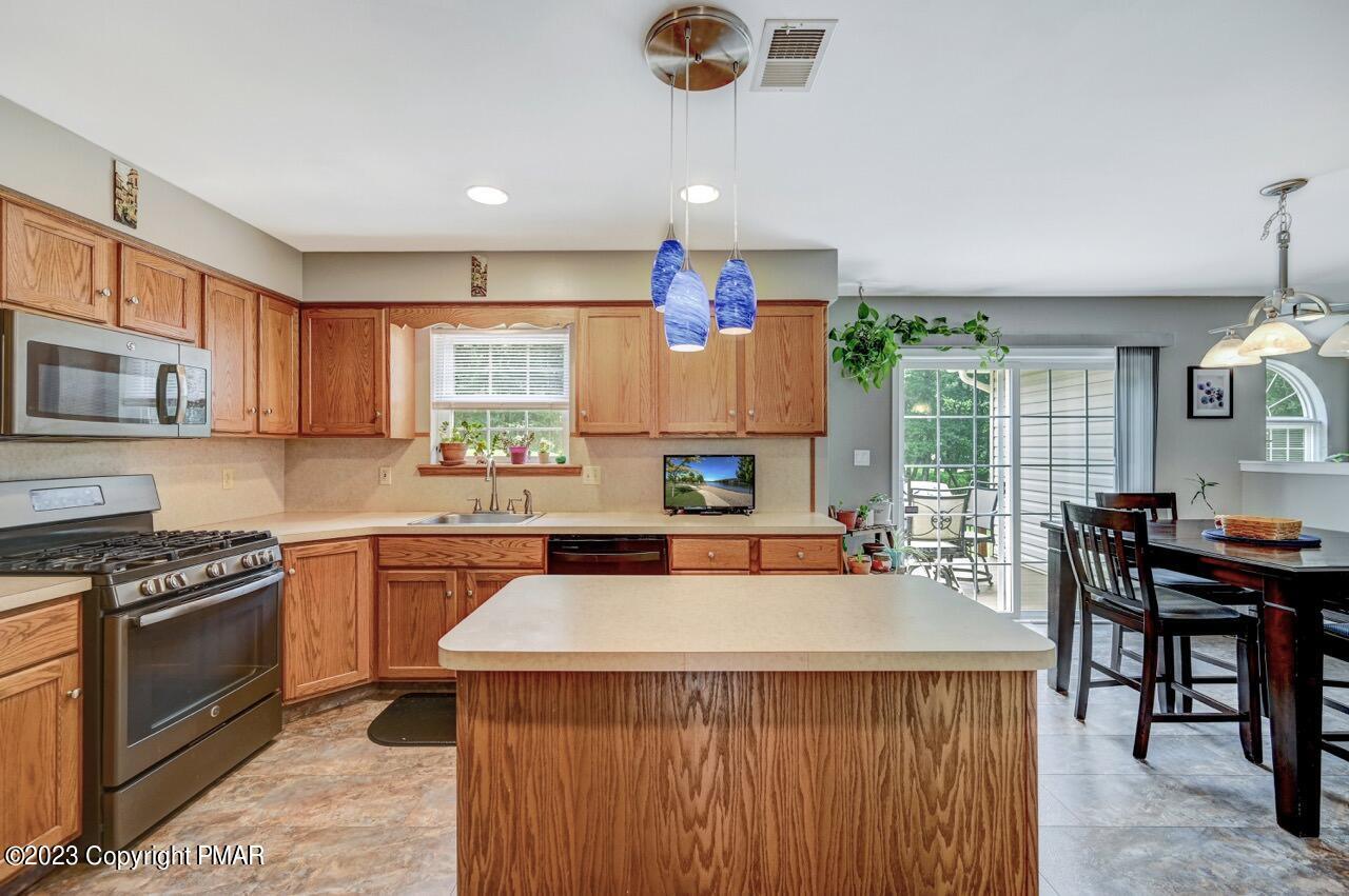 136 Jay Road Effort, PA 18330 - Photo 27 of 67 Abundant Cabinetry