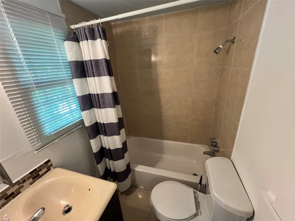 $875 | 1514 West 14th Street, Houston, TX 77008