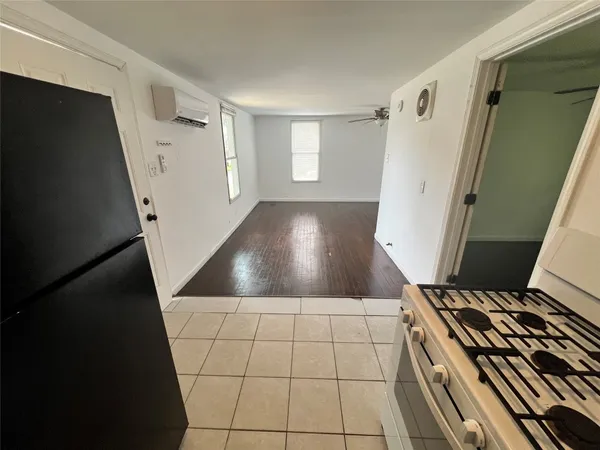 $875 | 1514 West 14th Street, Houston, TX 77008