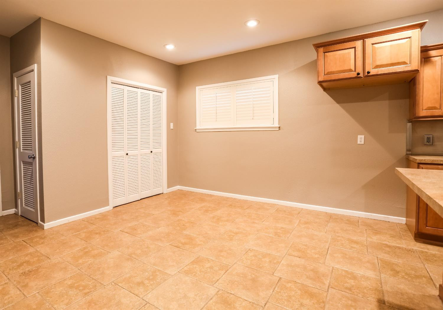 4831 10th Street Lubbock, TX 79416 - Photo 16 of 40 a view of an empty room with a window