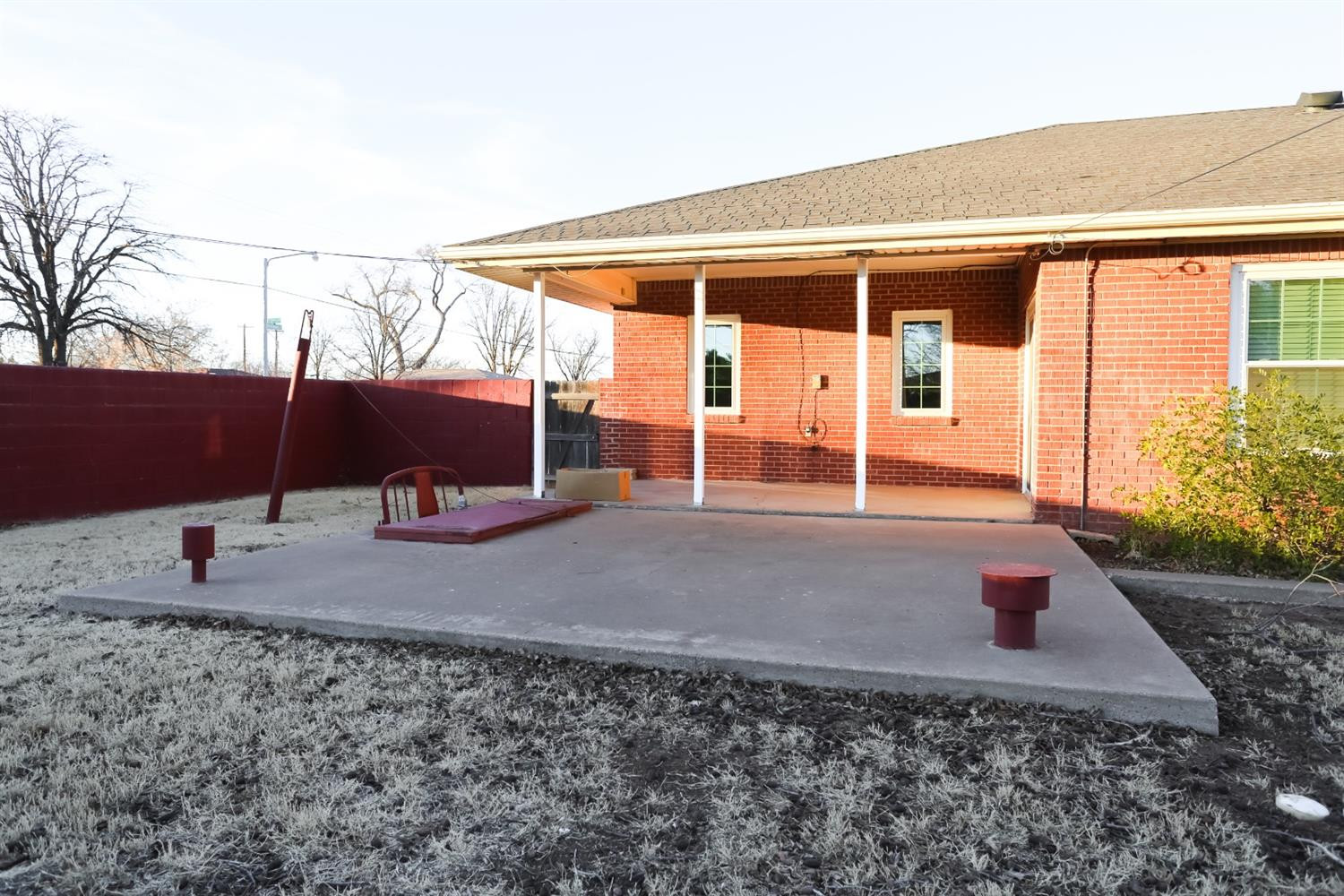 4831 10th Street Lubbock, TX 79416 - Photo 38 of 40 a backyard of a house