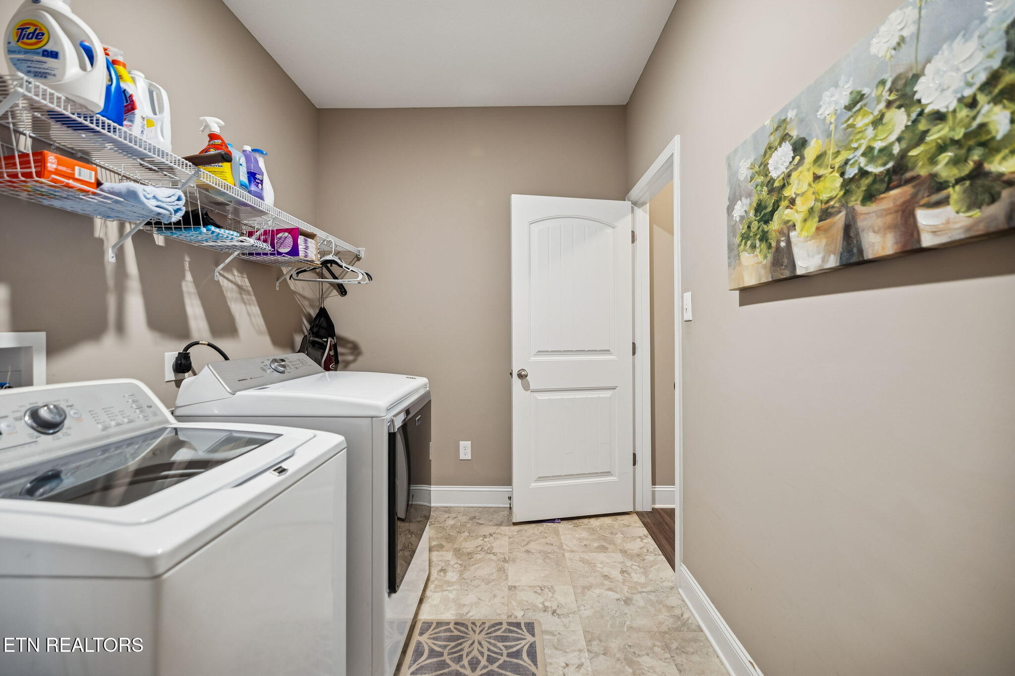 515 Broadberry Avenue Oak Ridge, TN 37830 - Photo 15 of 58 20-515 Broadberry Ave - 038