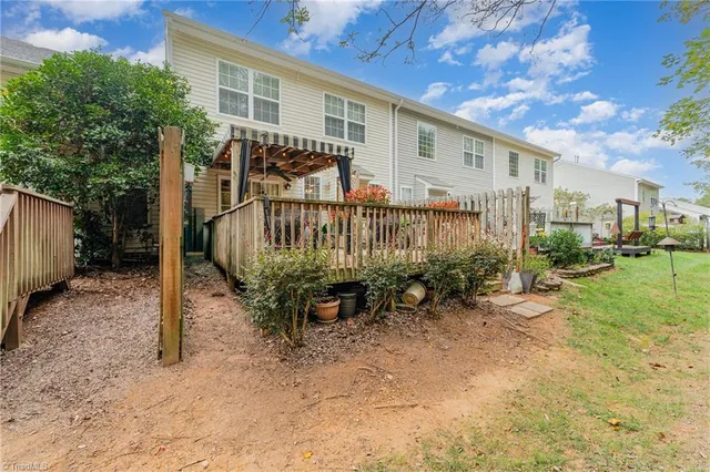 $335,000 | 215 Channel Cove Court, Jamestown, NC 27282