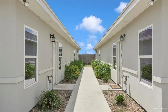 $1,050 | 1912 Stauffers Street, Unit 1, Weslaco, TX 78596