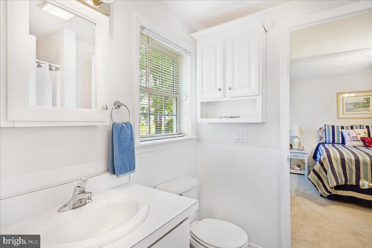 30929 Maplewood Road Ocean View, DE 19970 - Photo 25 of 31 Jack & Jill Bathroom