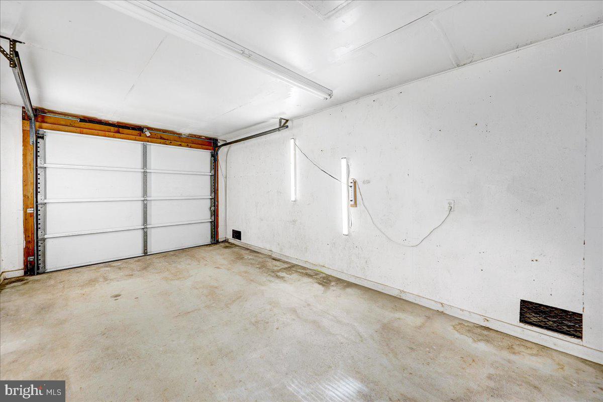 30929 Maplewood Road Ocean View, DE 19970 - Photo 30 of 31 Spacious Work Shed